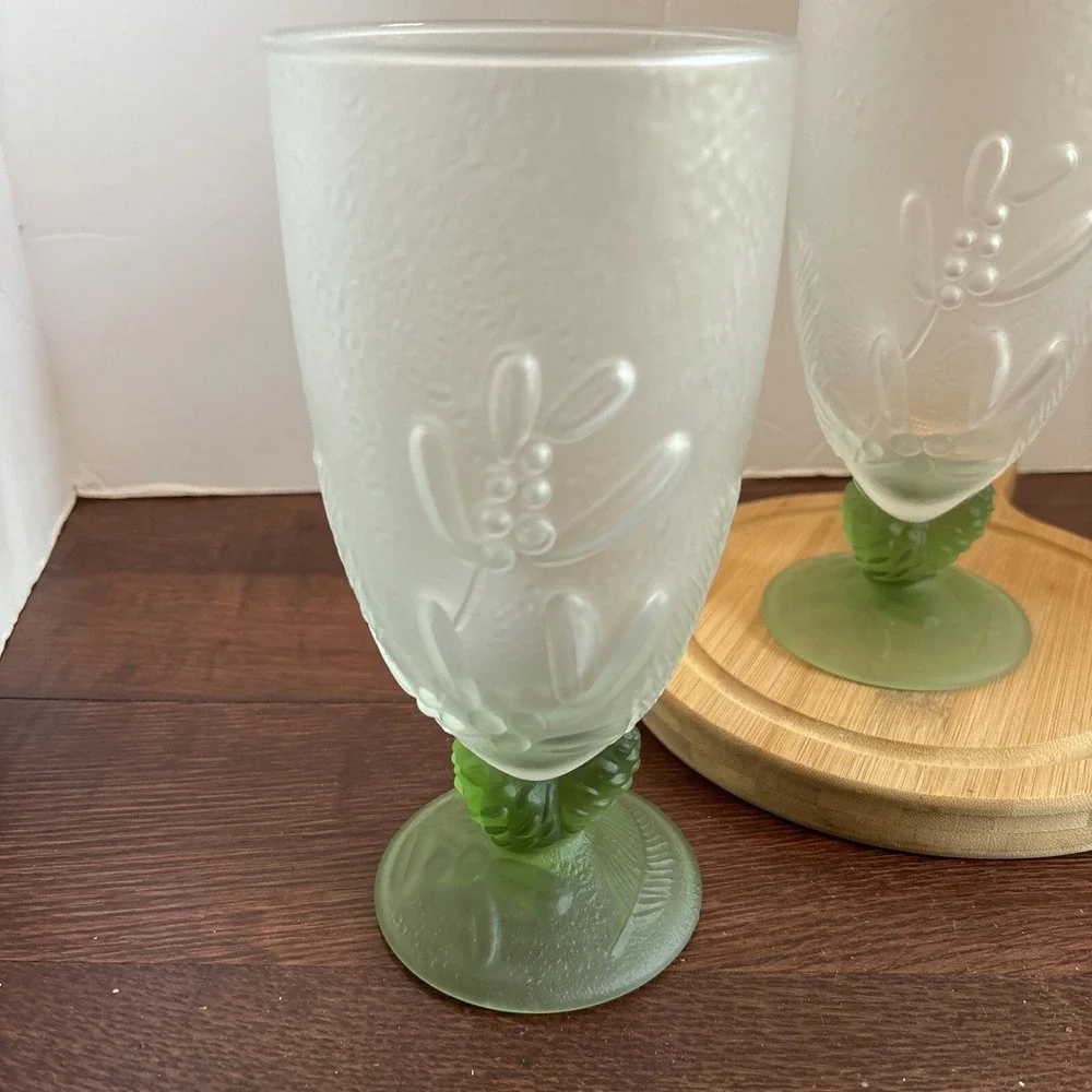 2 Pfaltzgraff Winterwood‎ Frosted Embossed Glass Iced Tea Water Goblet Stem NWT